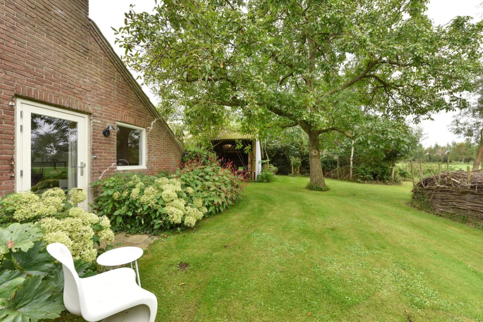 Bed & Breakfast+ De Kooimolen Dreumel Exterior photo